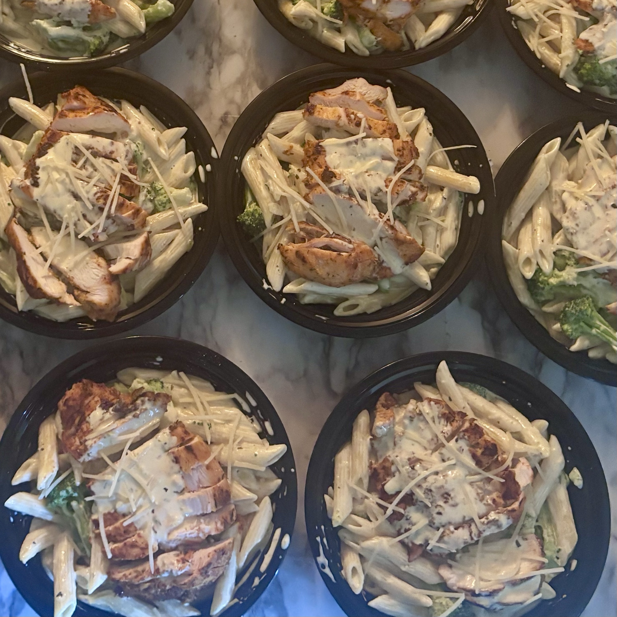 Chicken alfredo meal prep container